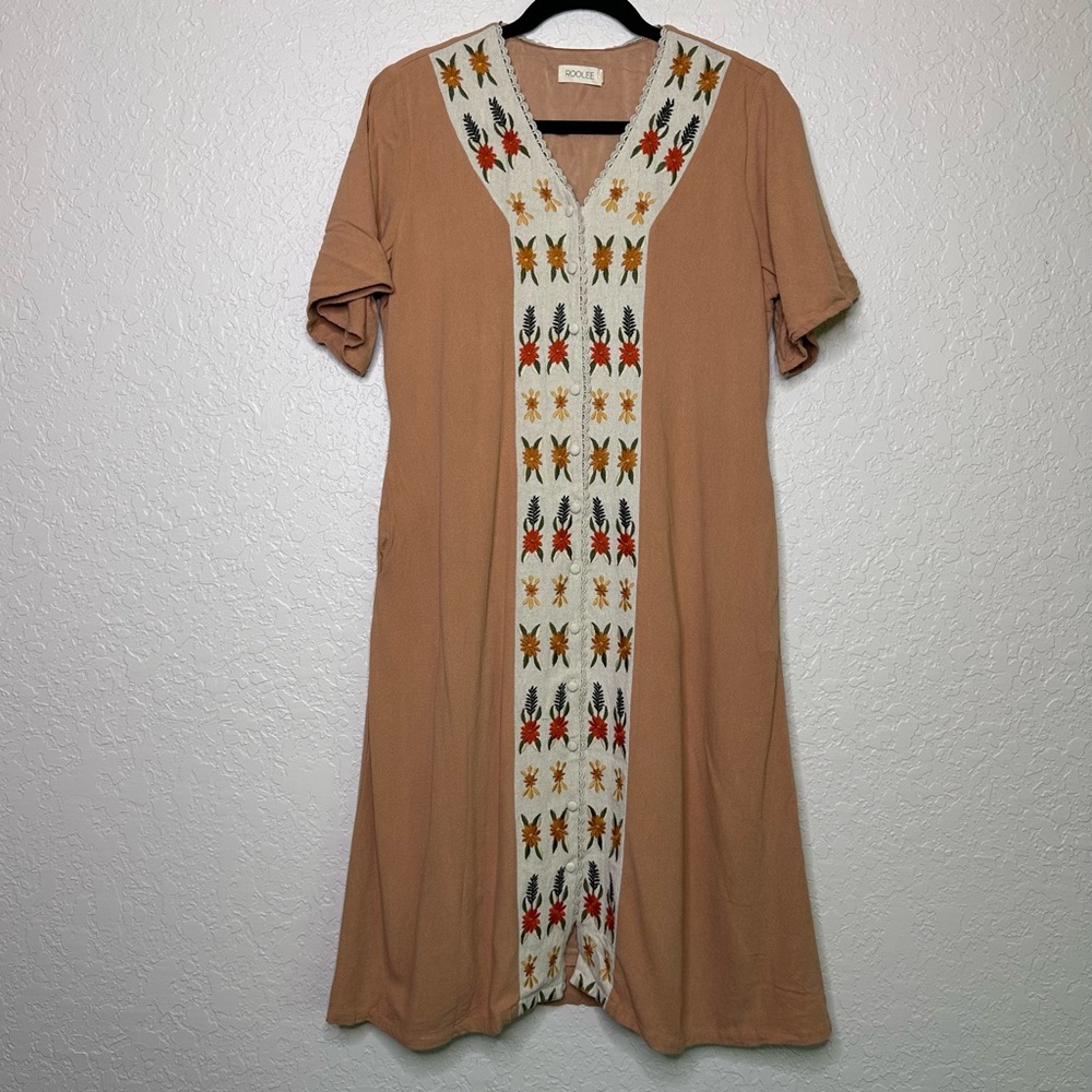 Roolee Honey and Pine Embroidered Floral Midi Size L